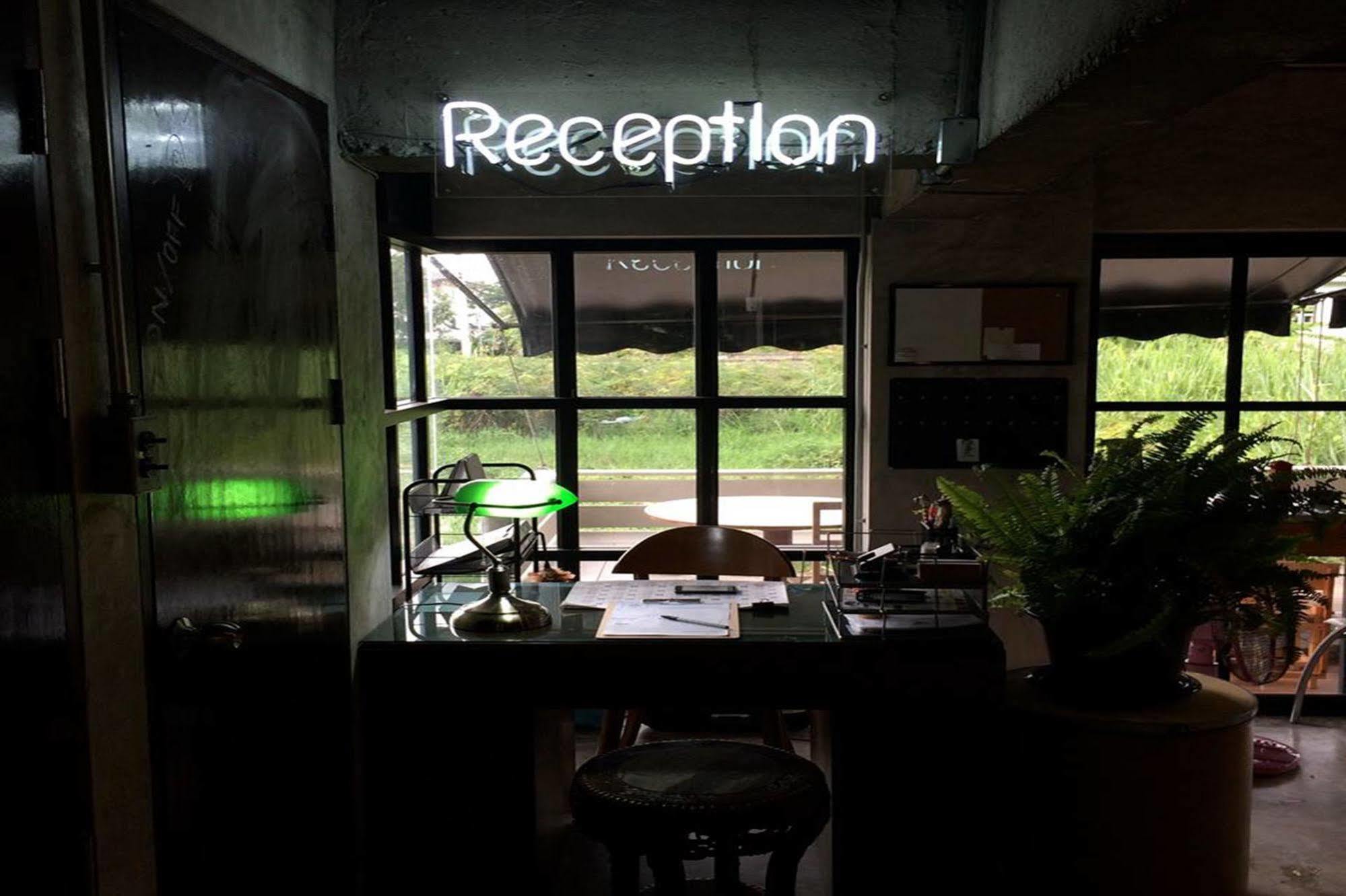 Rumpai Loft Habitat Chiang Mai Bagian luar foto