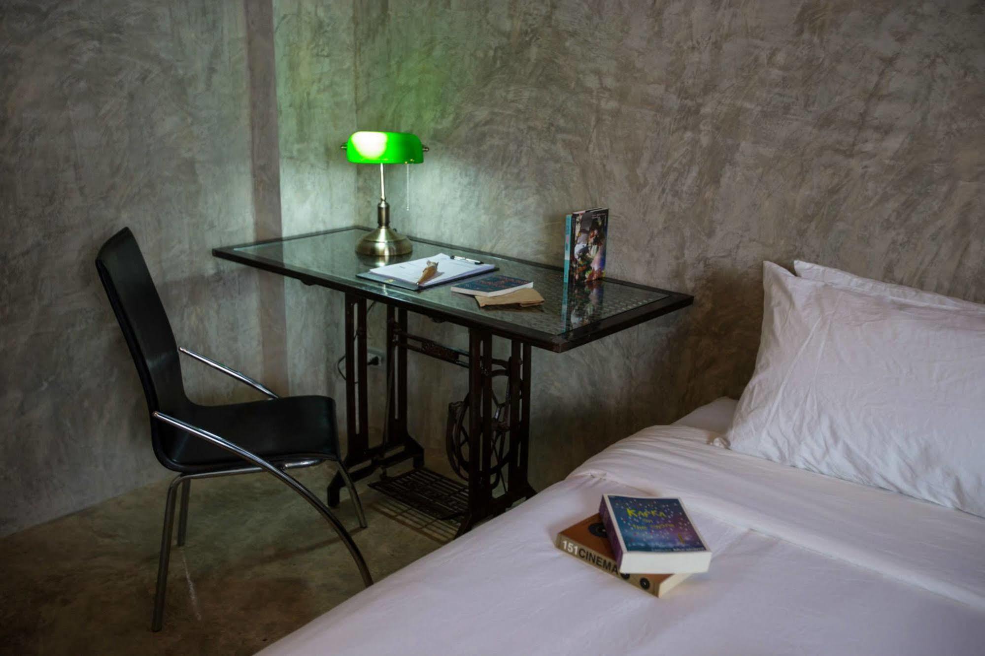 Rumpai Loft Habitat Chiang Mai Bagian luar foto