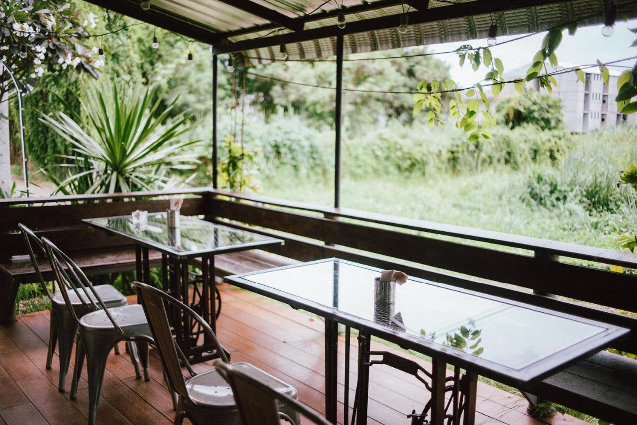 Rumpai Loft Habitat Chiang Mai Bagian luar foto