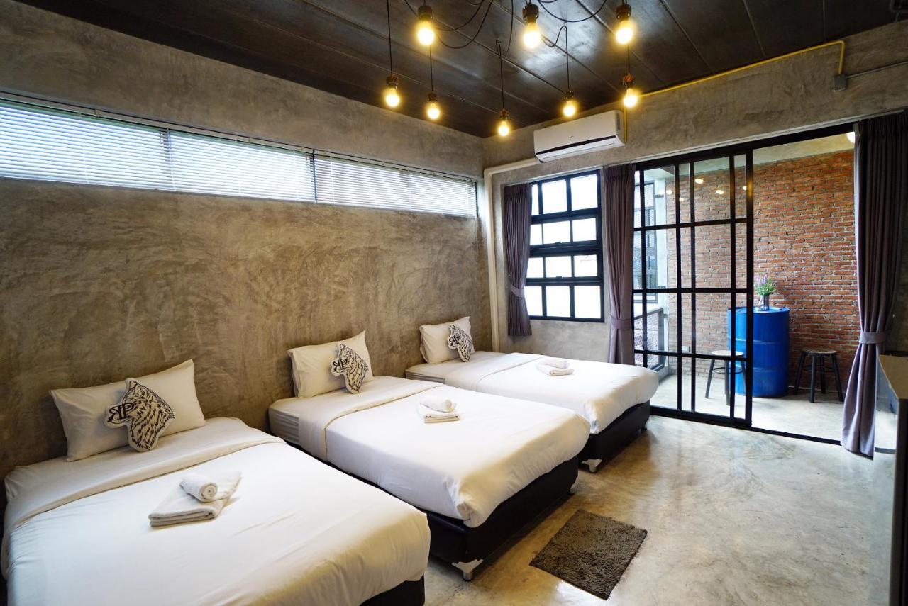Rumpai Loft Habitat Chiang Mai Bagian luar foto